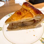 万平ホテル カフェテラス - 伝統のアップルパイ