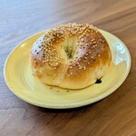 デフィ ブーランジェリー&パティスリー - ベーコンクリームチーズのベーグル