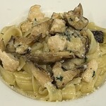 Lamp - 松茸と鶏ササミのクリームタリアテッレ