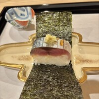 馬車道 大かわ - 名物　鯖寿司