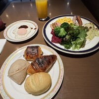 ブッフェアンドカフェ スロープサイドダイナー ザクロ - 