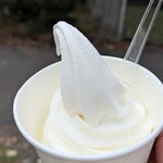 羊ヶ丘ドリーム 赤井川 山中牧場ソフトクリーム - 