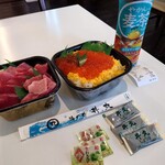 北海丼丸 - 料理写真:道産 鮭いくら丼 特盛 1,512円(税込)
トッピング 道産いくら 300円(税込)、本マグロ二色丼 ネタ大盛 1,404円(税込)
トッピング 本マグロトロ切り落とし 162円(税込)