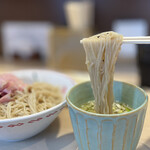 キング製麺 - リフトアップ