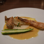 ロクロナン - 真鯛のポワレ。バターソースが絶品