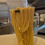 らぁ麺やまぐち - 歯切れと弾力を併せ持つストレート麺