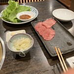 焼肉 鳳梨 - トッピングのネギ塩だれ