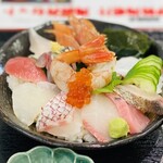 有限会社 長谷川水産 - 海鮮丼小