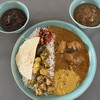 スパイスカレー モクロミ