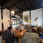 長竿亭 - 玄関を入って右手の空間です