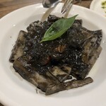 ピッツェリア・ヴィノテカ・イル・ペコリーノ - 〈イカ墨のパスタ〉