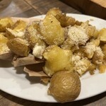 ピッツェリア・ヴィノテカ・イル・ペコリーノ - 〈究極のちぎりポテトフライ〉