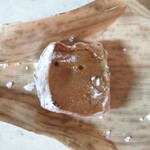 ちもと総本店 - 〈持ち帰り〉ちもと餅（断面）