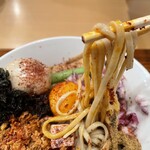 麺道 ひとひら - 辛味豚魚まぜそば