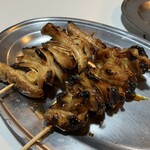 新鳥番 - 左　スタミナ（と思われる）、右　シロ（と思われる）