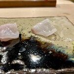 鮓 村瀬 - 熟成されたアラとヒラメの刺身