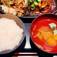 赤坂 金舌 - 牛カルビと金舌ハンバーグ鉄板御膳