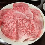 321070078 - 一人前のA4のしゃぶしゃぶ定食の肉。結局追加した。