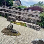 あなご飯 津田 - カウンター席から見える庭園