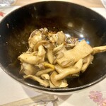 うを徳 - ◆秋刀魚の煮つけ・舞茸、えのき、エリンギ、平茸、あおいたけ、山榎　