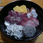 洋光台バル・Amu - ランチの海鮮丼　900円