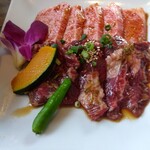 焼肉 徳寿 K-place - お肉アップ