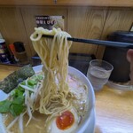 麺屋 白神 - 麺リフトアップ
