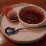 瀬里奈 - デザートのクレームブリュレ・チョコレートアイスクリーム添えです。