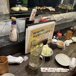 鳥一番 - カウンターの雰囲気