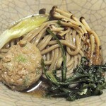 ますや旅館 - 夕食（合鴨団子と蕎麦の鍋）