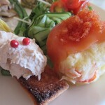 壱弐参 CAFE - 鶏ささみのリエット、カニ入りポテサラはサーモンのせ