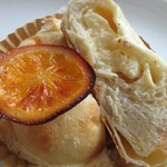 壱弐参 CAFE - 季節のデニッシュの中には、杏とカスタードクリーム