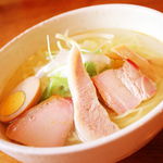 らあめん厨房 どる屋 - 料理写真:鯛だし焼豚麺スペシャル(塩) 850円