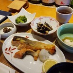 おばんざい・炙り焼き・酒 菜な KITTE丸の内店 - 