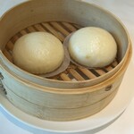 ヤウメイ - デザートのカスタードまん