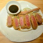 和心とんかつ あんず はなれ - 宮崎牛シャトーブリアンかつ断面