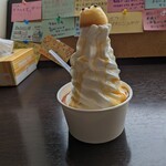 caffe kaiyodai - しあわせのはちみつソフト（550円）