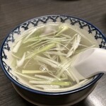 利久 - 牛テールスープ。