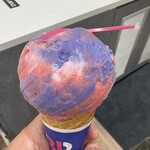 サーティワンアイスクリーム - 料理写真:魔女のトリック♪ 紫白がりんごで赤がブドウという、脳を混乱させる構成だが、食べた感じ味はミックスされるので…分からん！