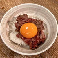 炭火焼肉ホルモン うしごろ 中目黒店 - とろけるロース