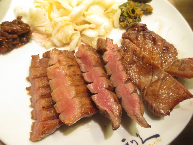 牛たん炭焼　利久 名掛丁店 - あおば通（牛タン）の写真