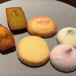 Crossroads Kitchen - 