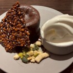 Crossroads Kitchen - フォンダンショコラ