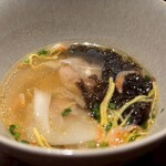 Crossroads Kitchen - ワンタンスープ