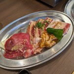 焼肉セブン - 御任せ焼肉ランチ❗️牛タン、豚バラ、牛カルビー、セセリ、ホルモンのラインナップ❗️