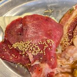 焼肉セブン - 定食の牛タン3枚