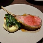 Crossroads Kitchen - ラム肉の香草パン粉焼き