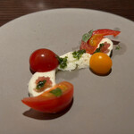 Crossroads Kitchen - カプレーゼ