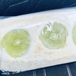 やなぎだてパン - シャインマスカットサンド