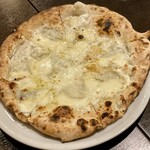 ピッツェリア　オオサキ - クアトロ・フォルマッジ¥2,310